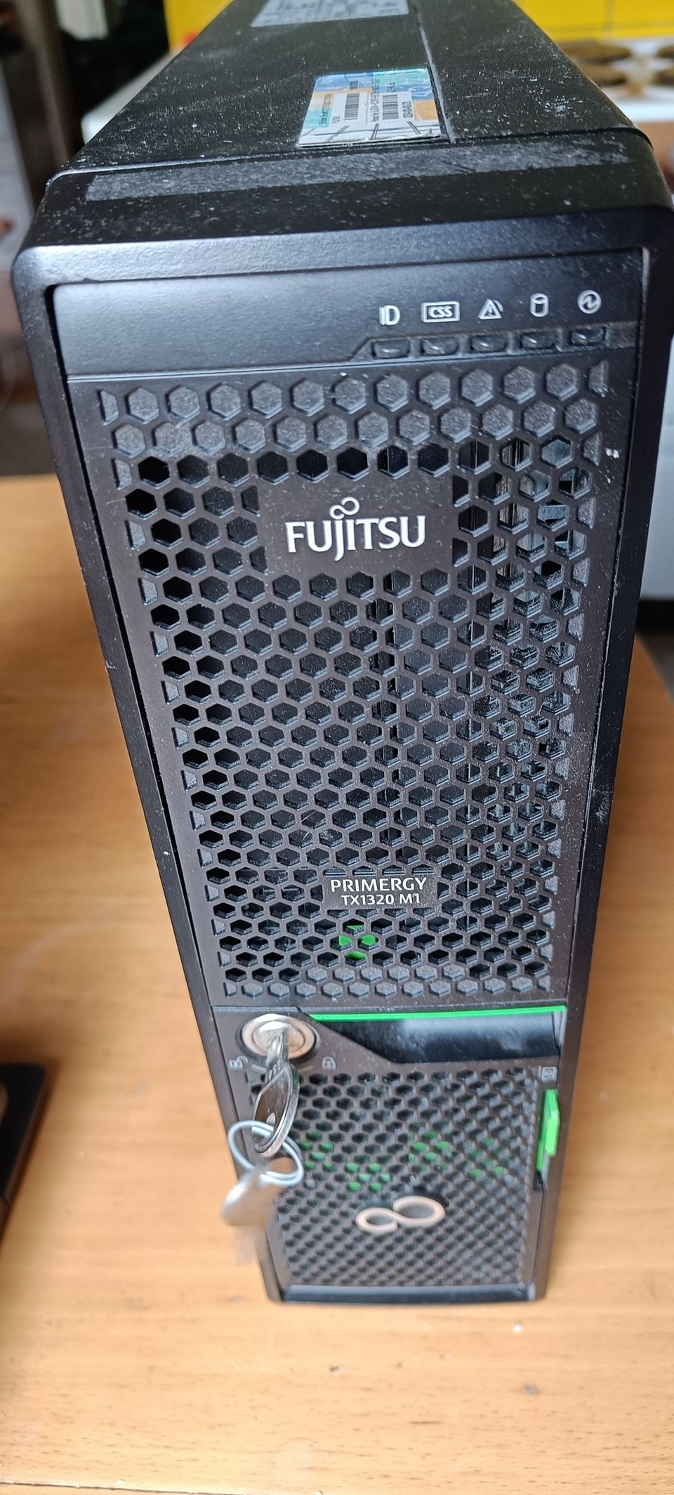 Fujitsu Primergy TX1320 M1 Palvelin Xeon E3-1231/16GB RAM