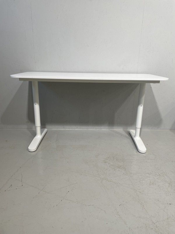 Ikea Bekant 140x60 työpöytä valkoinen