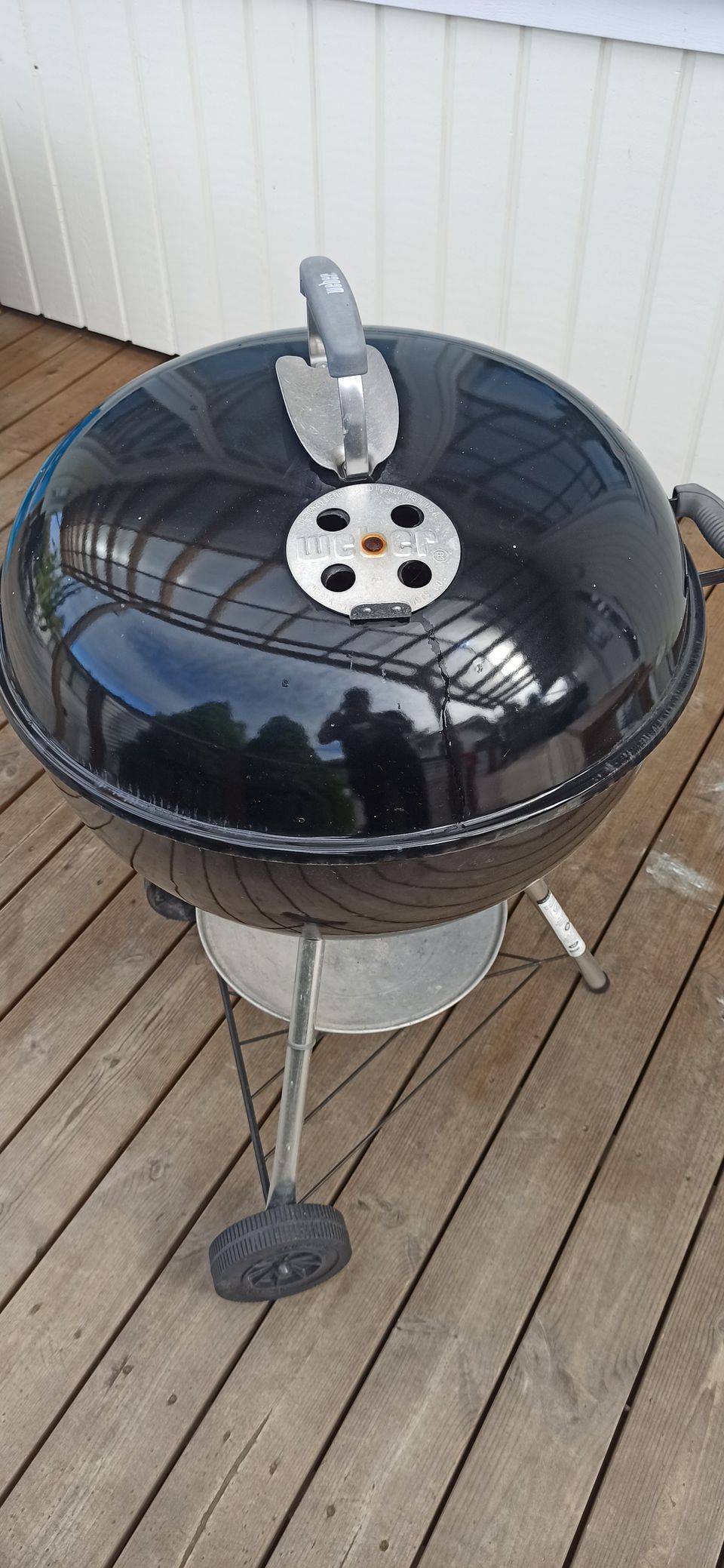 Weber 57cm pallogrilli