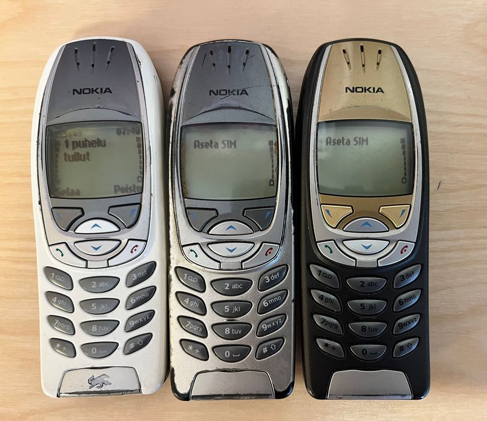 Nokia 6310 puhelimia.