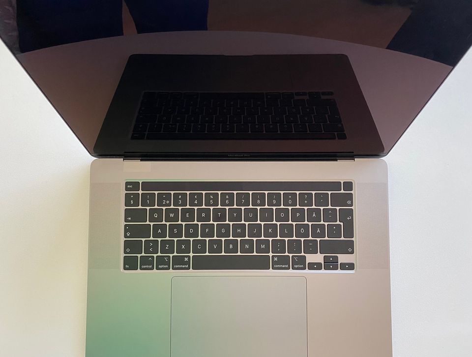 Macbook 16 2019 (vesivahinko)