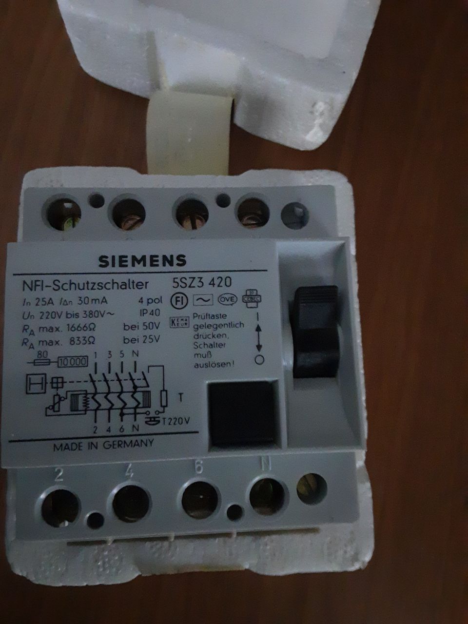 Siemens 25A 30mA p4 vikavirtasuoja