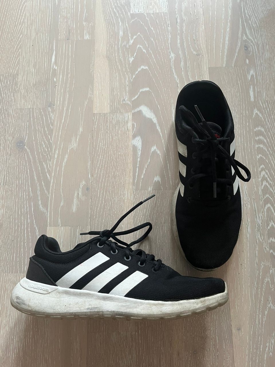 Adidas lenkkarit 38 2/3 siistikuntoiset