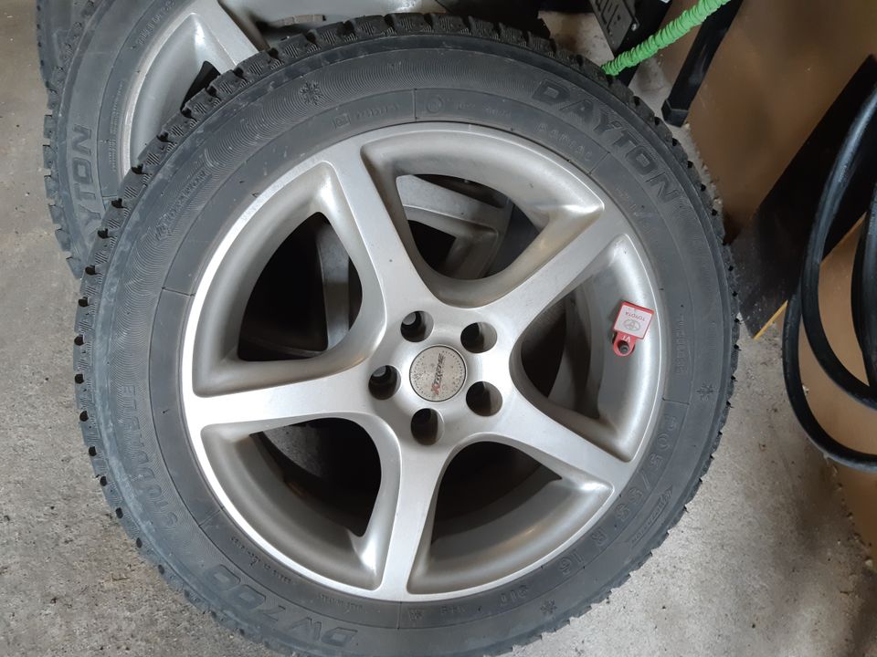 Talvirenkaat 205/55 R 16