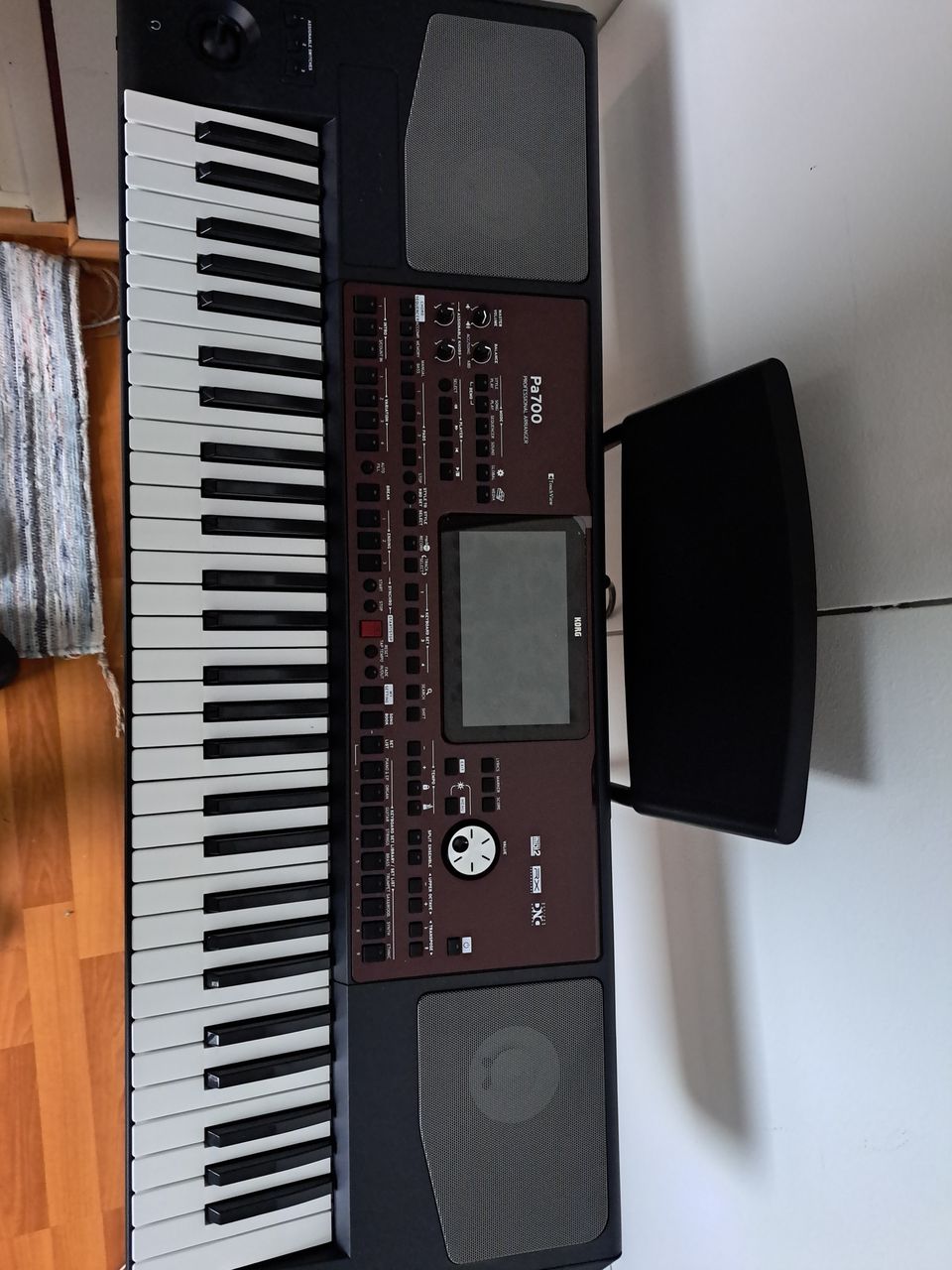 Korg pa700