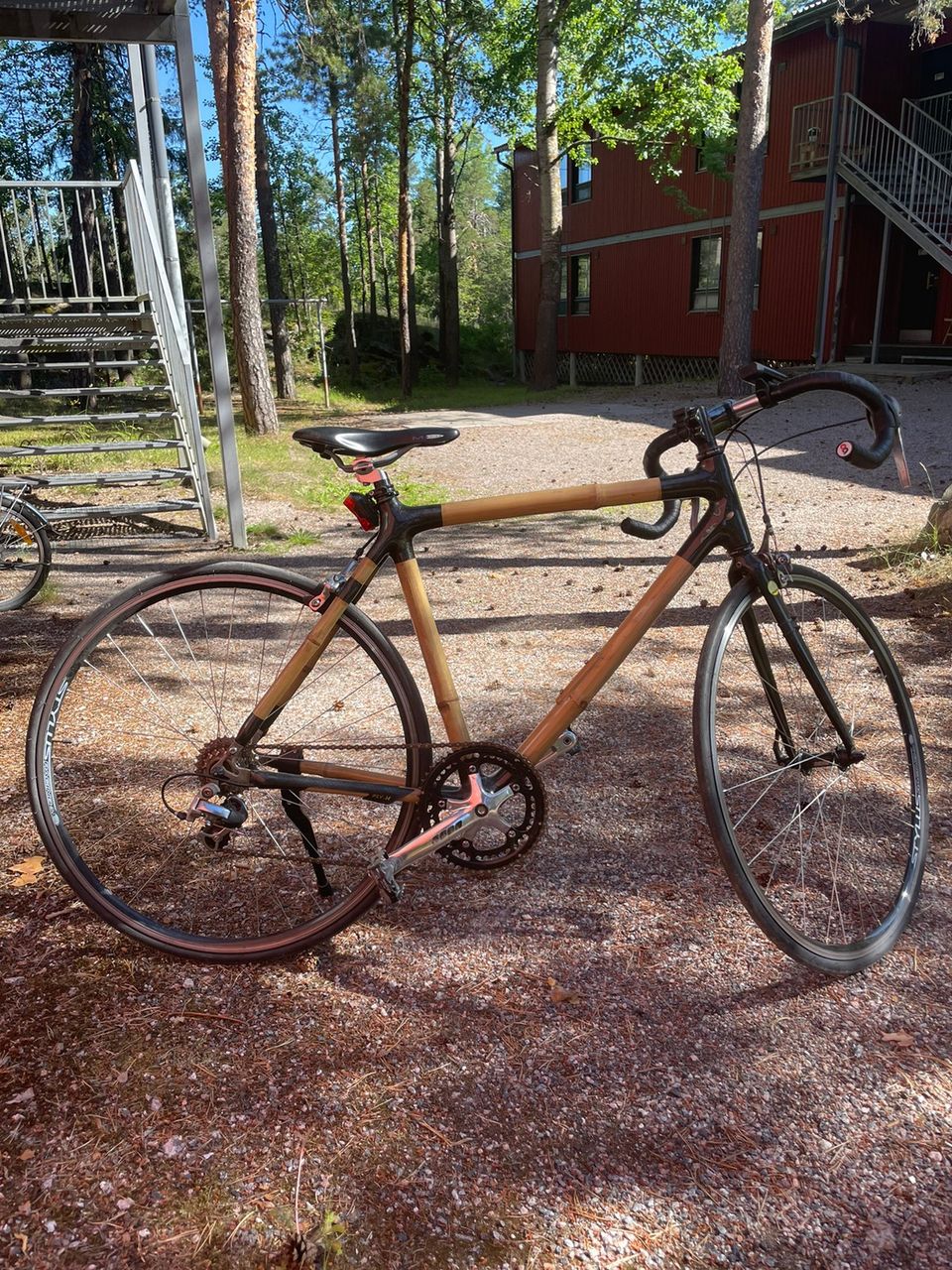 Bamburunkoinen polkupyörä Bamboo/carbon fiber bicycle