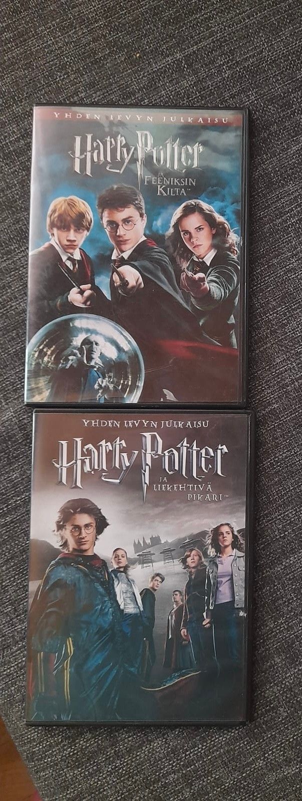 Kaksi Harry Potter dvd