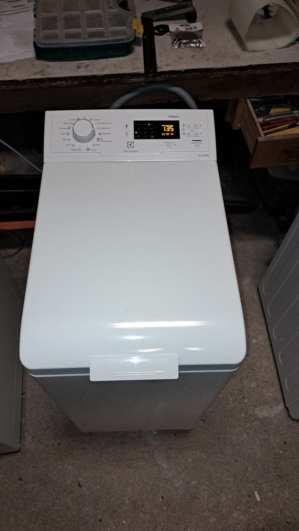Topmatad tvättmaskin Electrolux EWTD26410W