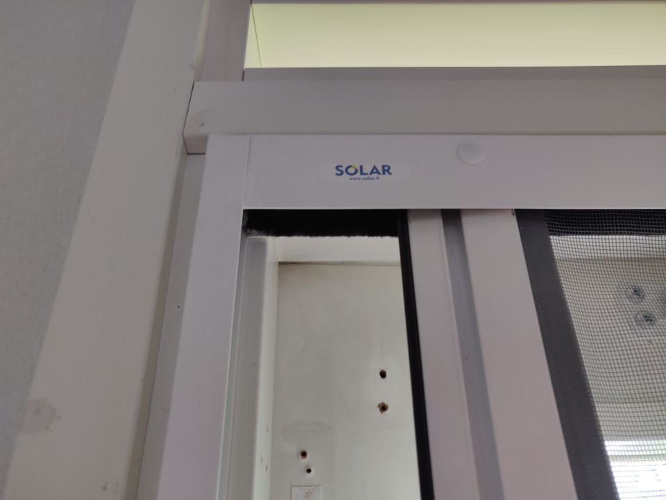 Solar hyönteisovi