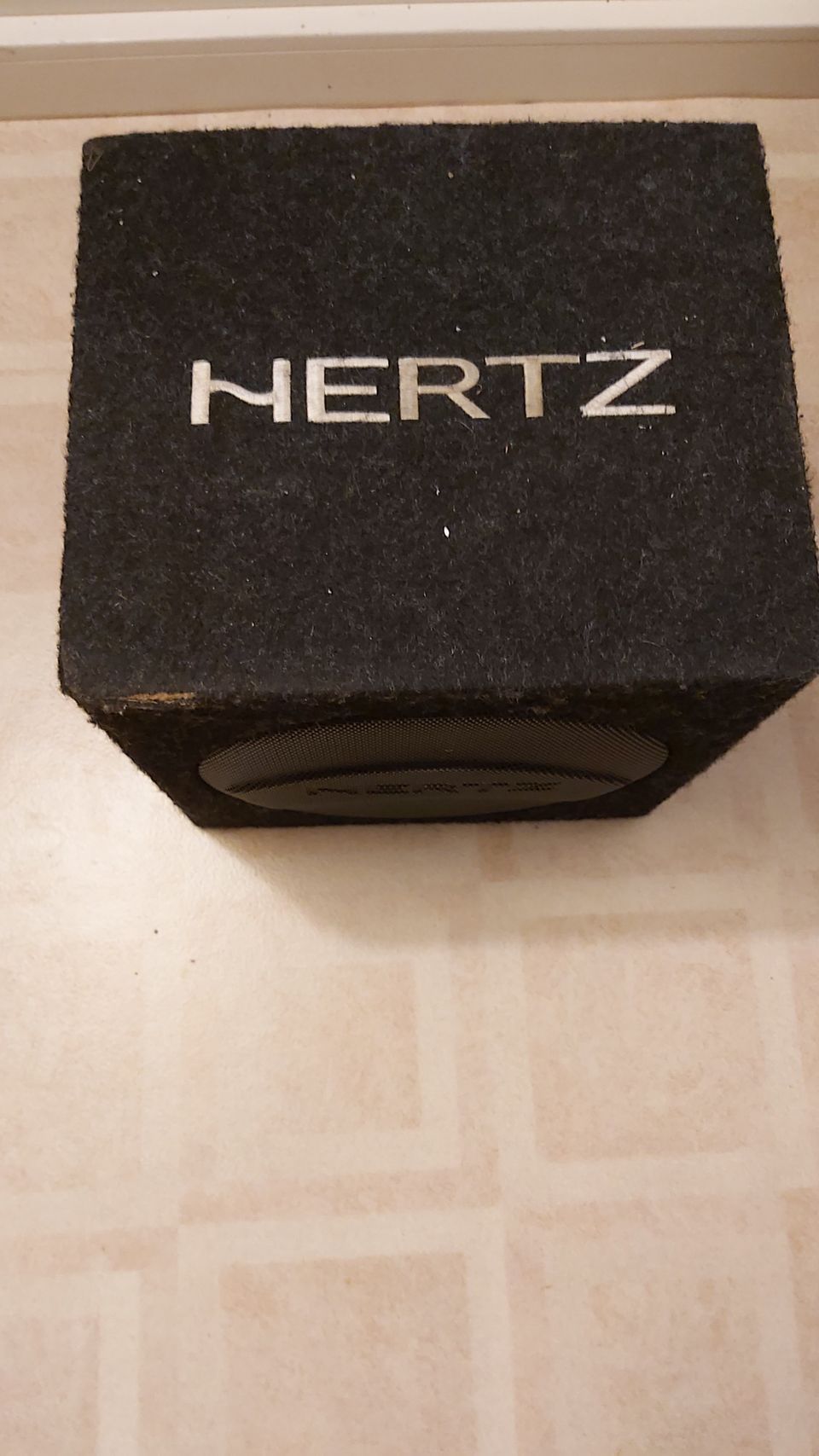 Hertz DBA 200.3, autosubwoofer