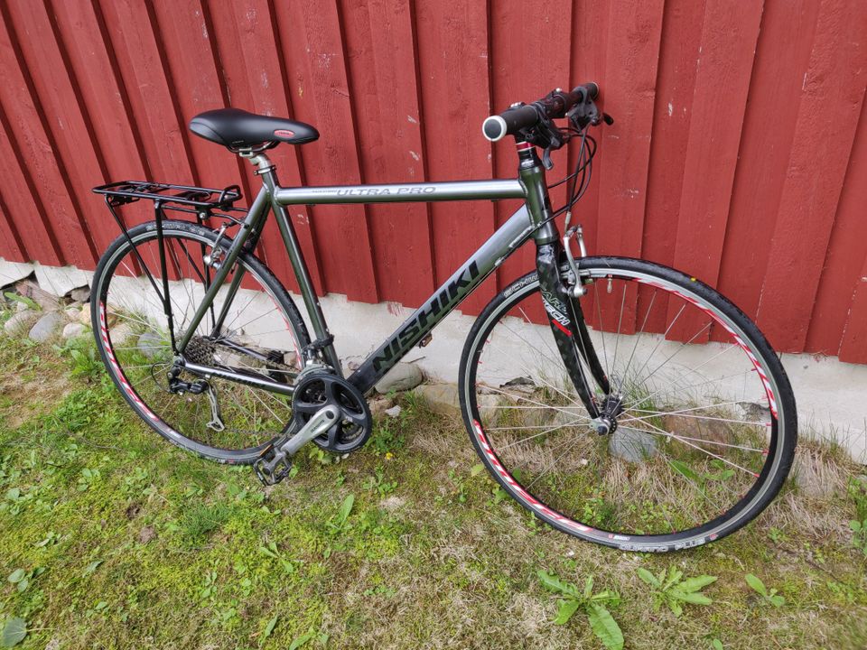 Nishiki Race Hybrid Ultra Pro 28¨ runko M. Hiilikuitu etuhaarukalla