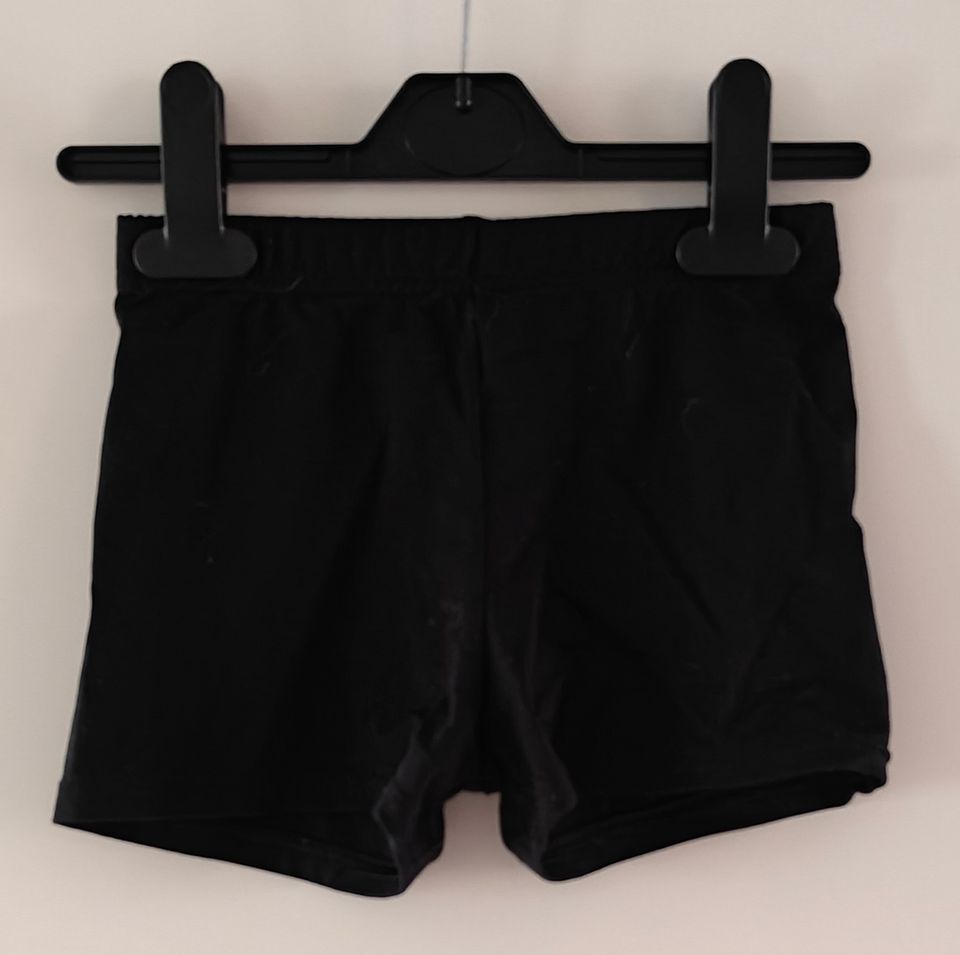 Ballerina & Liikunta shortsit 130