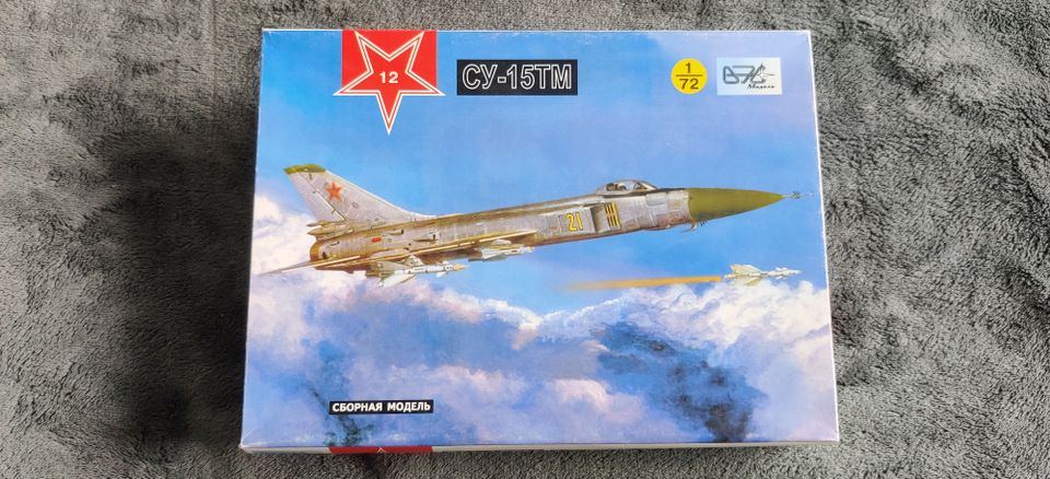 VES - Sukhoi Su-15TM Koottava Pienoismalli (1995)