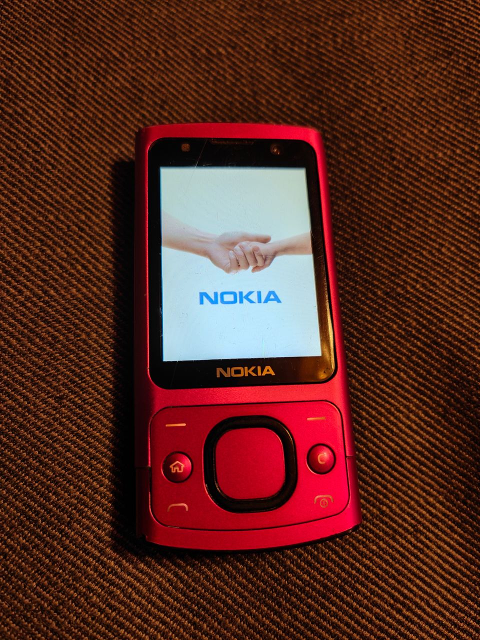 Nokia 6700 slide & laturi