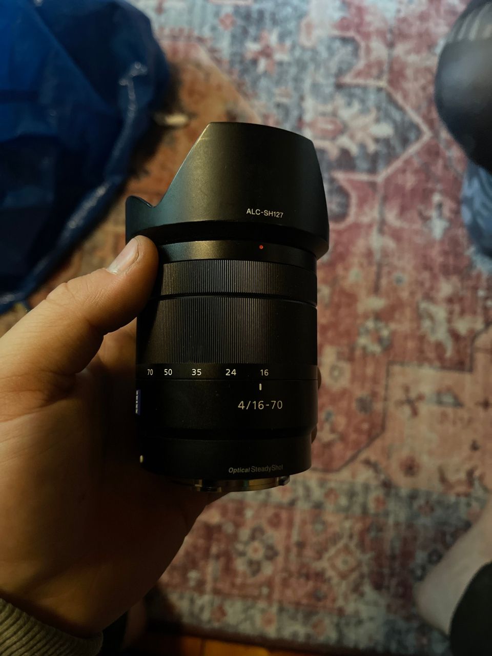 Sony zeiss 16-70 F4