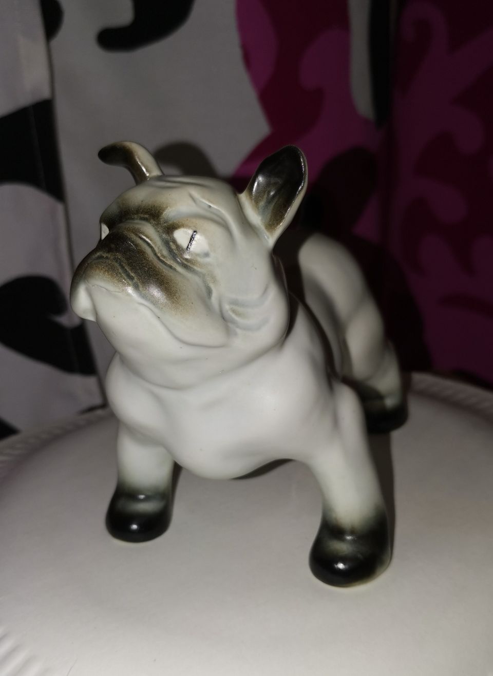 Bulldog figuuri arabia