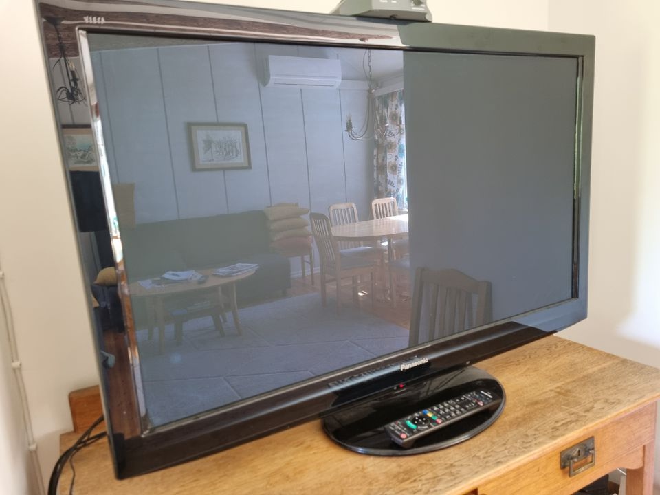 42" Panasonic TV