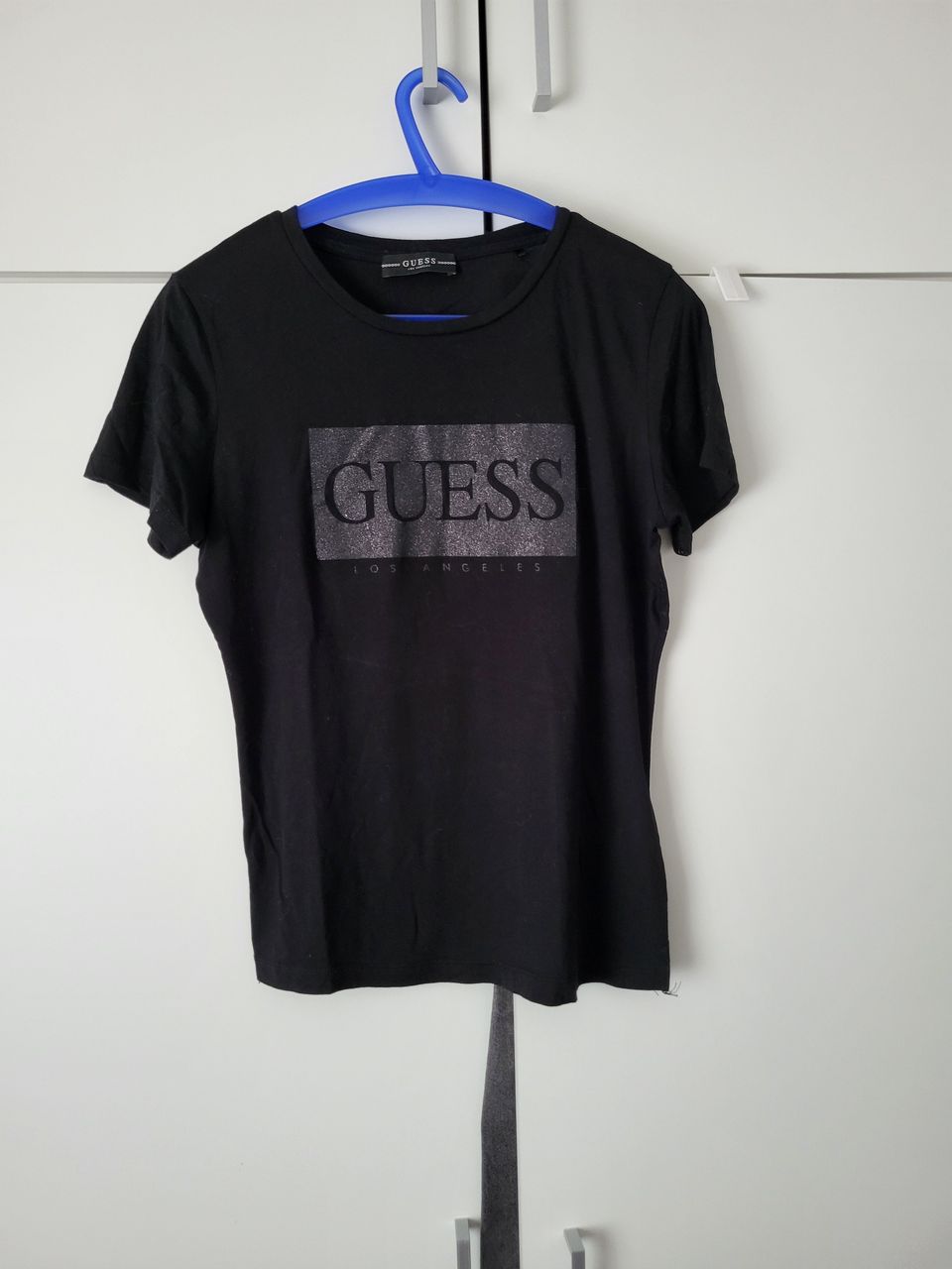 Guess t-paita