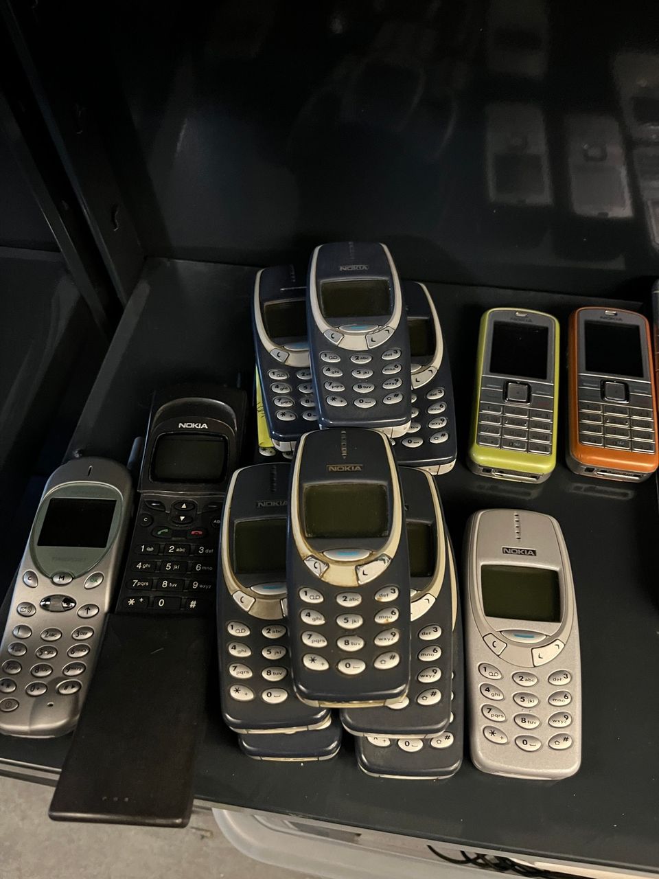 Myydään vanhoja Nokialaisia