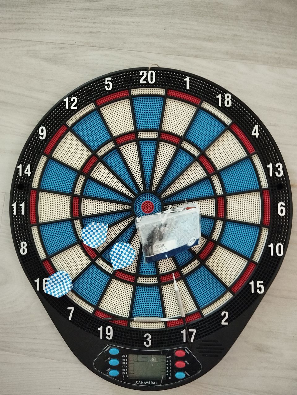 Dart games with 6 darts and some spare tips offered