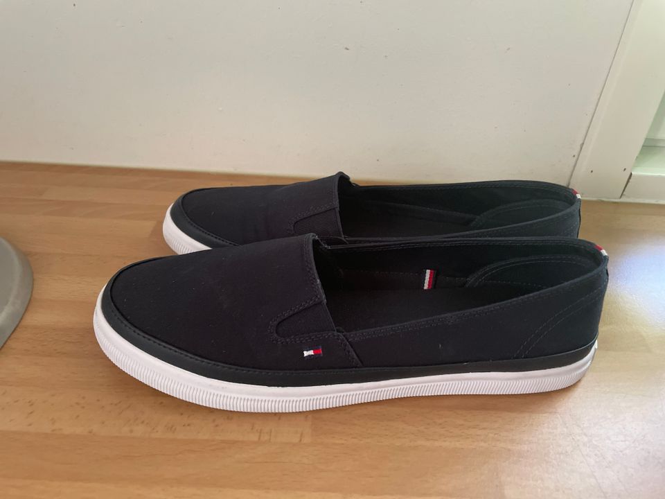 Tommy Hilfiger kengät koko 39