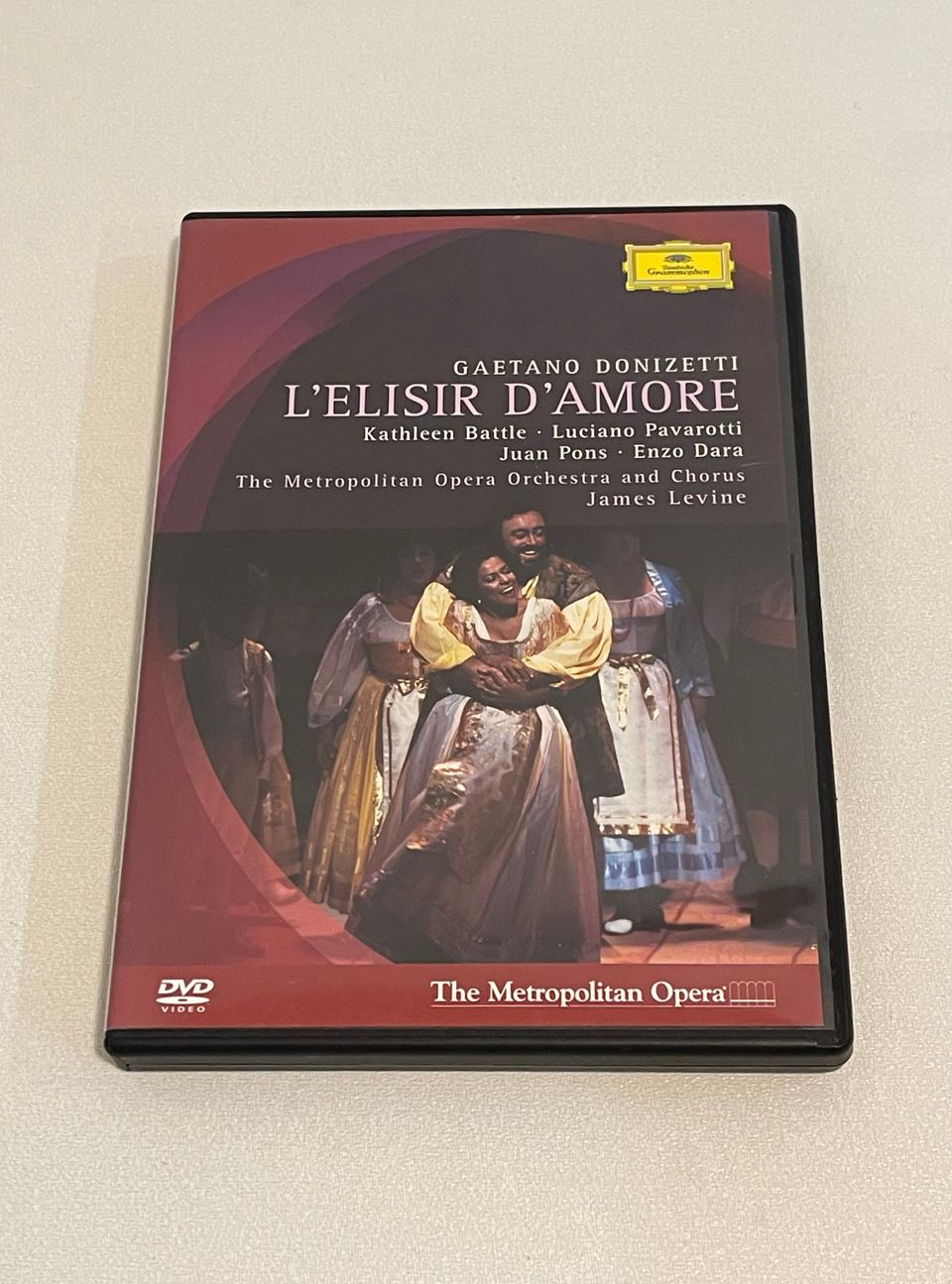 Donizetti - Lemmenjuoma (ooppera-DVD) tenorina Luciano Pavarotti