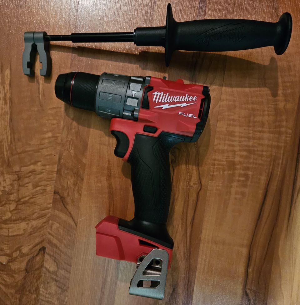 Milwaukee M18 iskuporakone