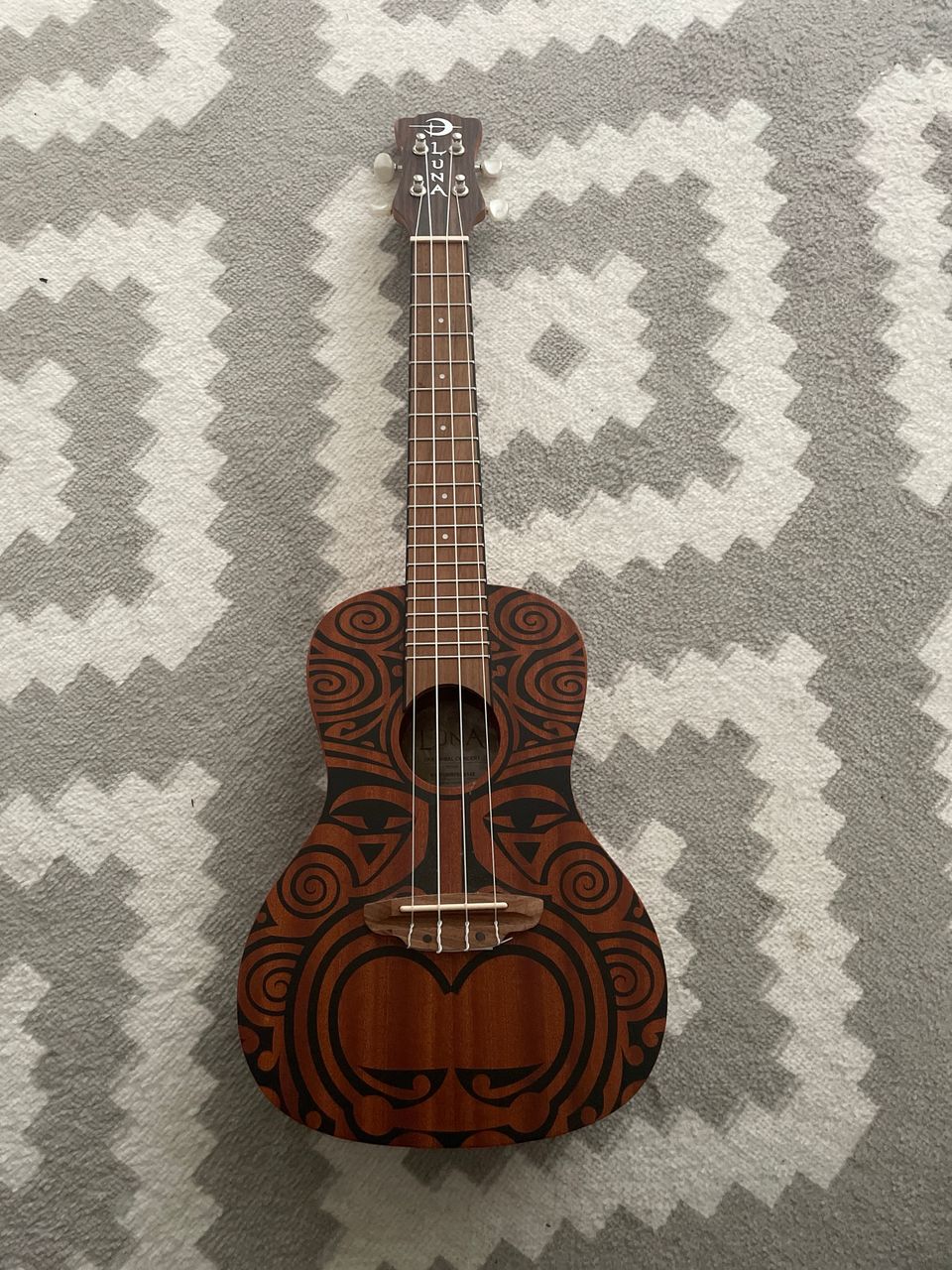 Luna ukulele