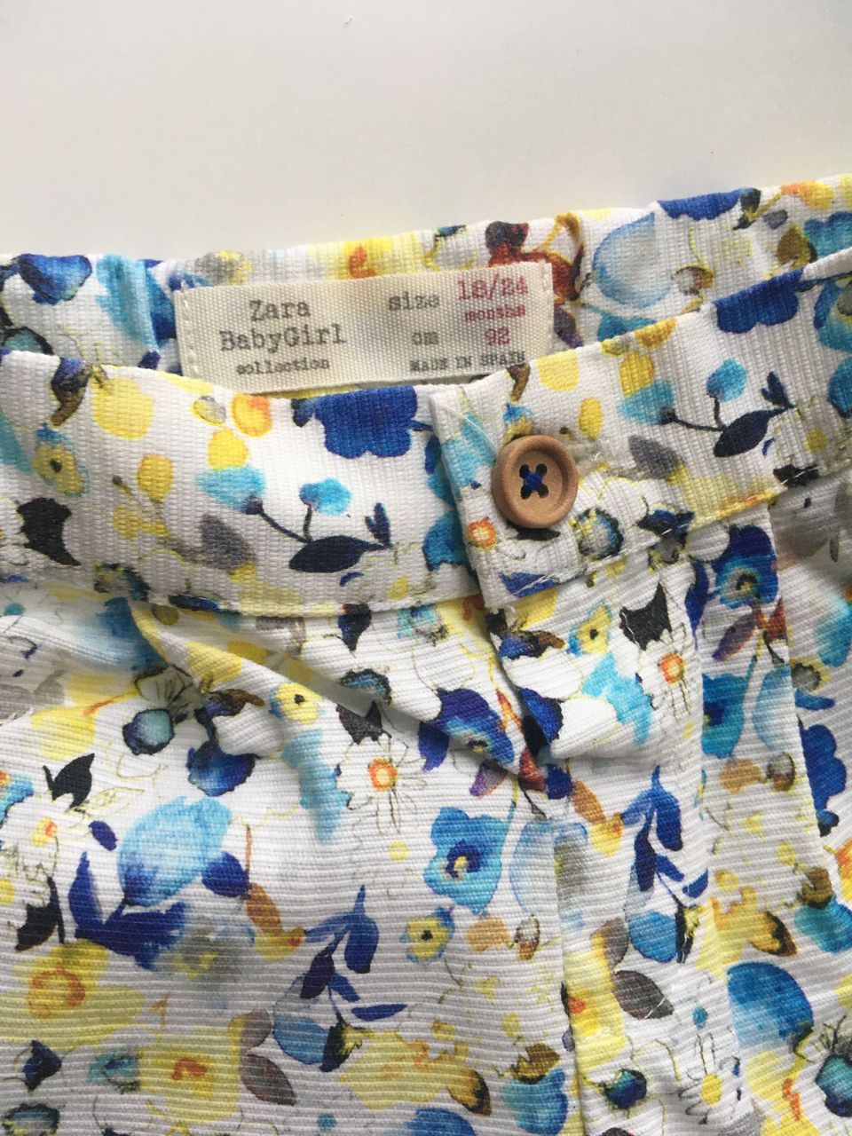 Zara shortsit, koko 92