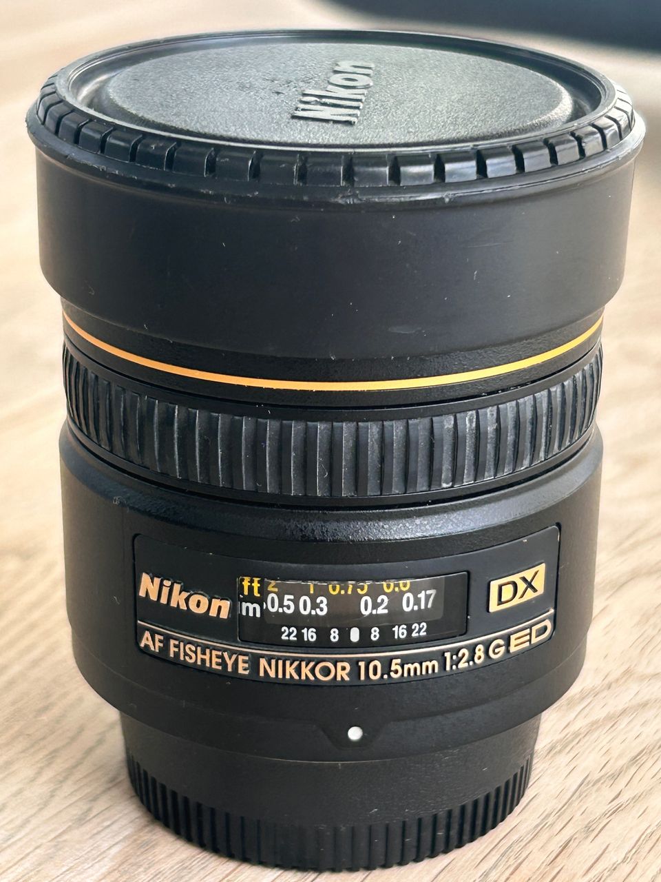 Nikon AF Nikkor 10.5mm f/2.8G DX ED kalansilmäobjektiivi