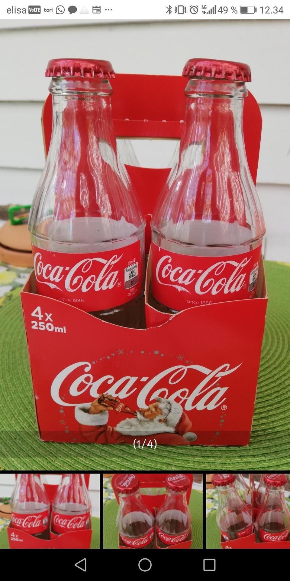 Coca-Cola pullot telineessä