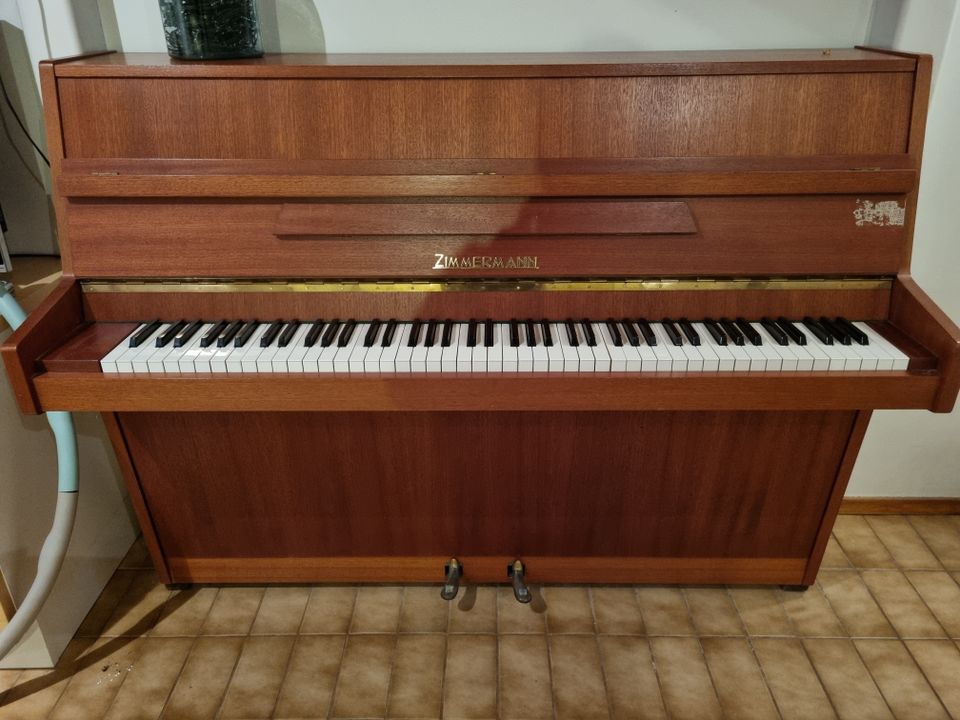 Myydään Zimmermann Piano