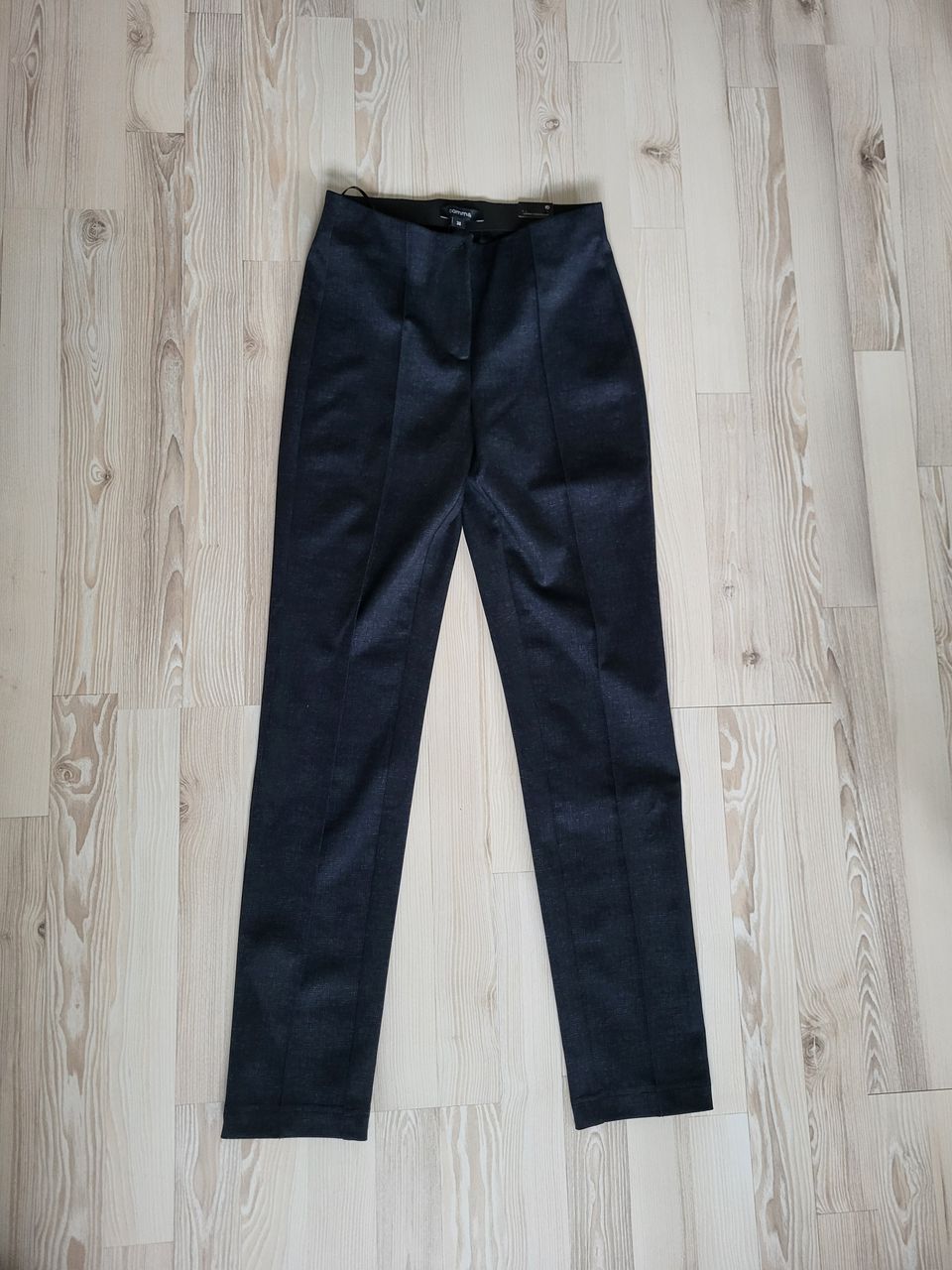 Uudet joustavat skinny fit housut 34