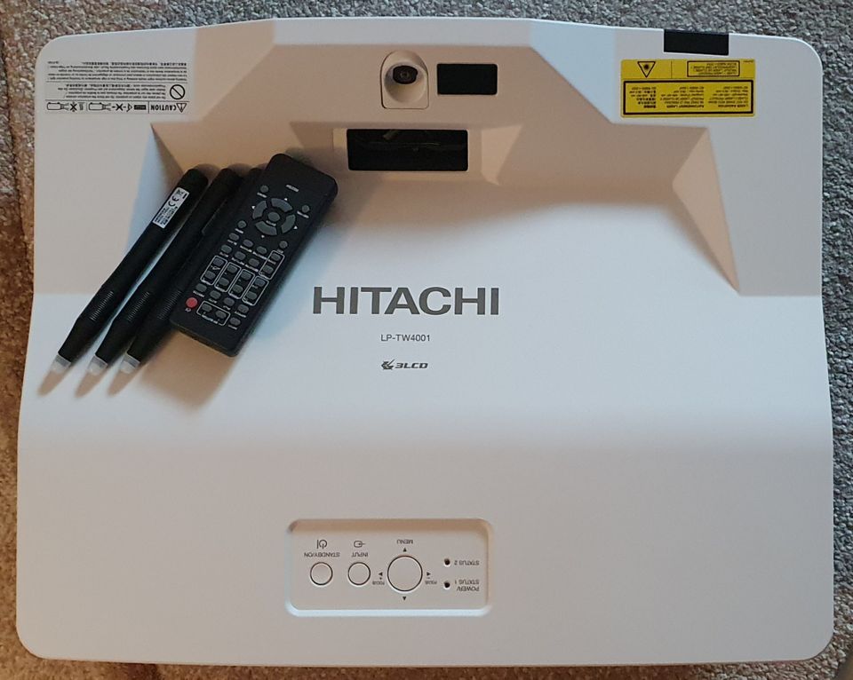 Hitachi LP-TW4001 lyhytheittoinen videoprojektori