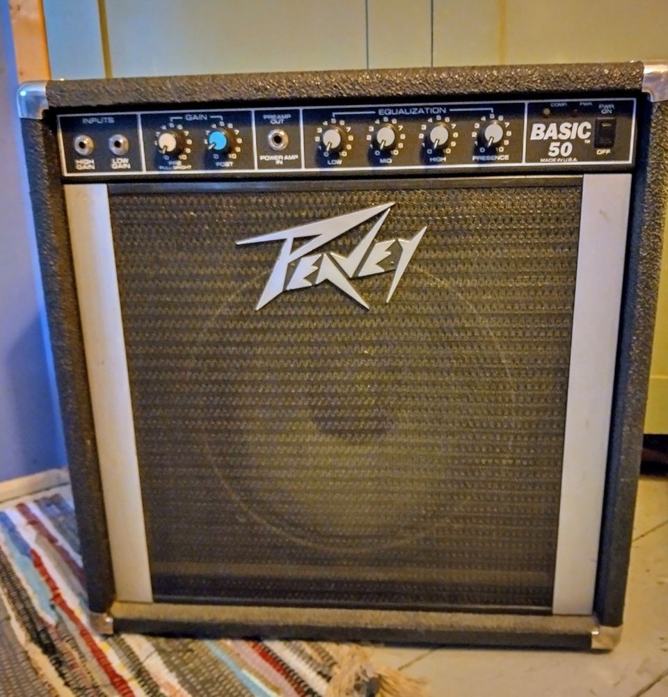 Peavey Basic 50 -bassovahvistin