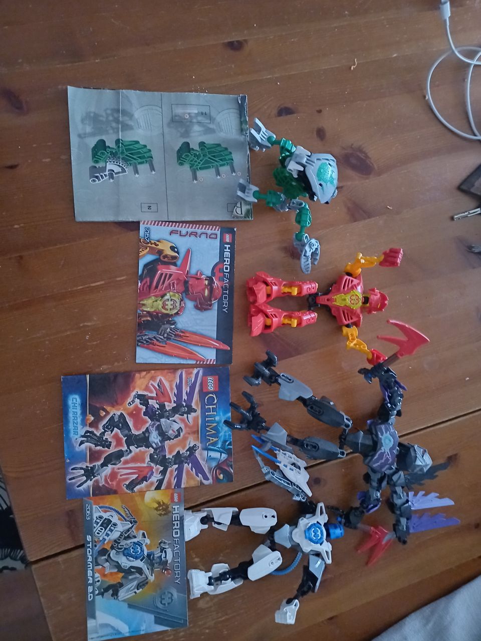 Hero factory ja Bionicle leluja