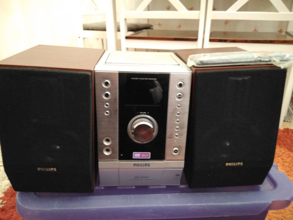 Philips 3 in one,DVD,radio. Audio Cassett,