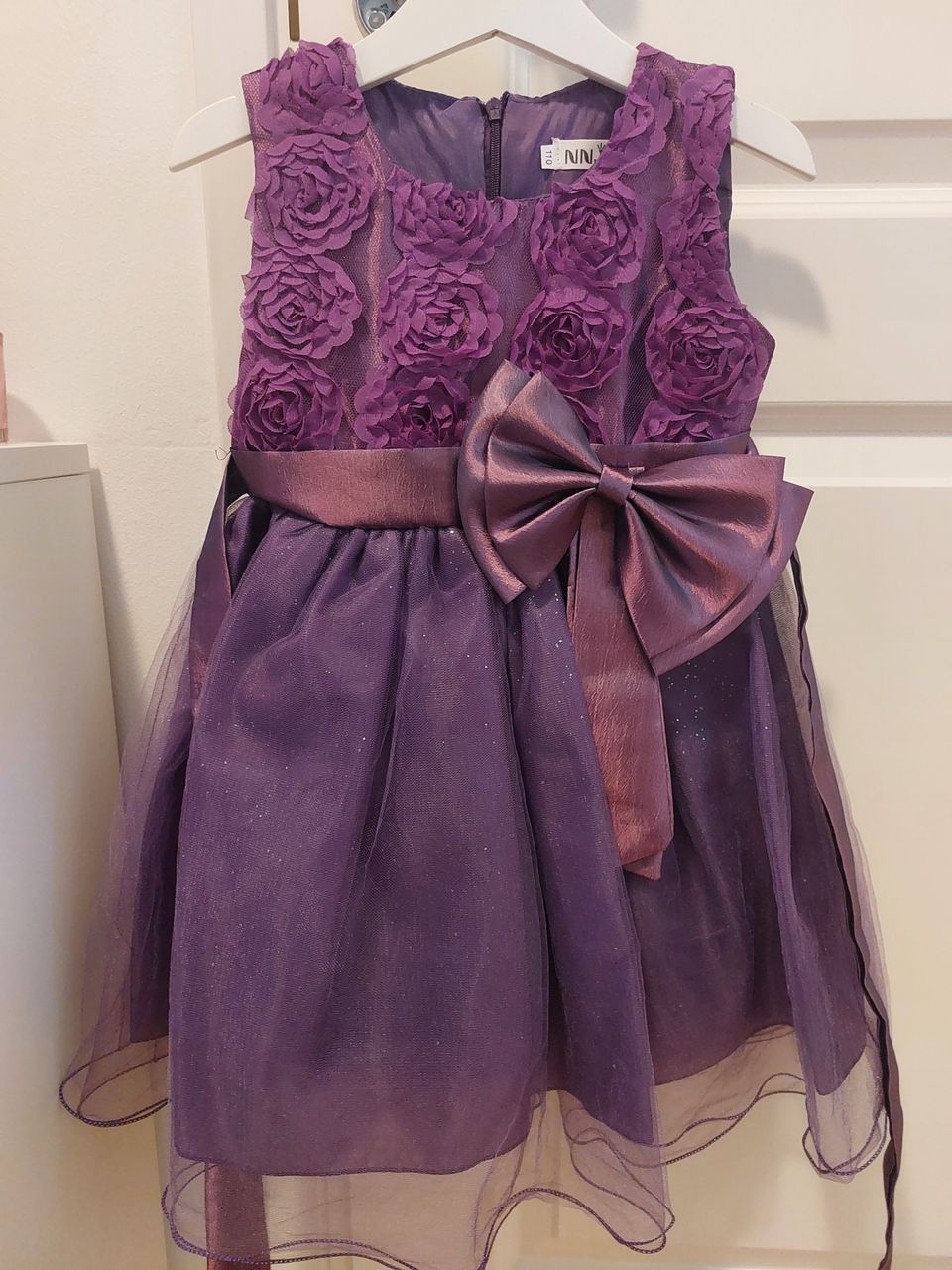 Violetti glitter mekko