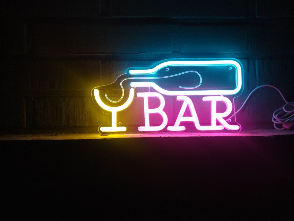 makee neon bar usb seinävalo.