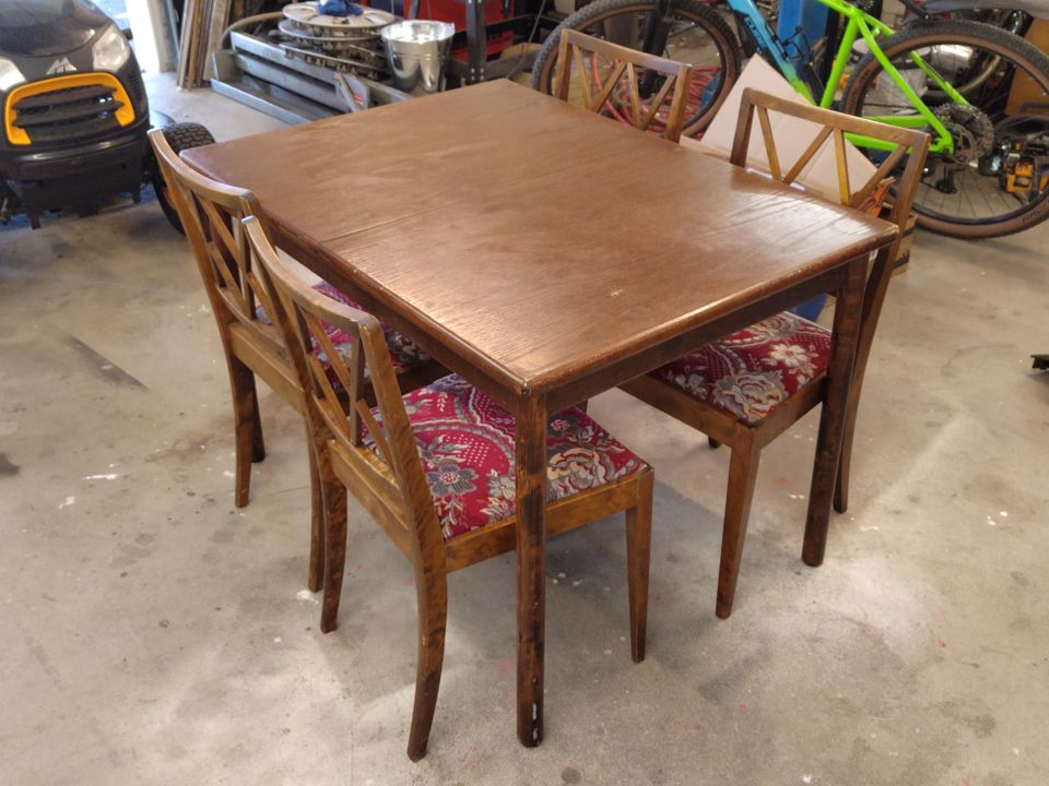 4kpl ruokapöydän tuoleja ja pöytä