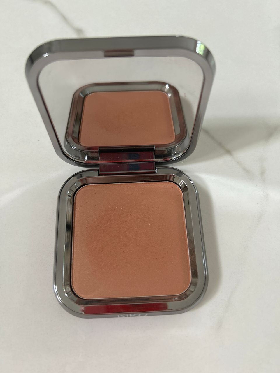 Kiko Milanon uusi aurinkopuuteri bronzer