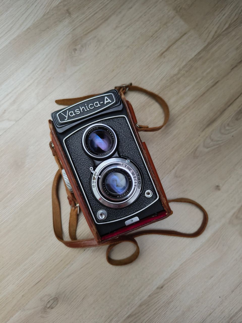 Yashica-A -kaksoislinssikamera