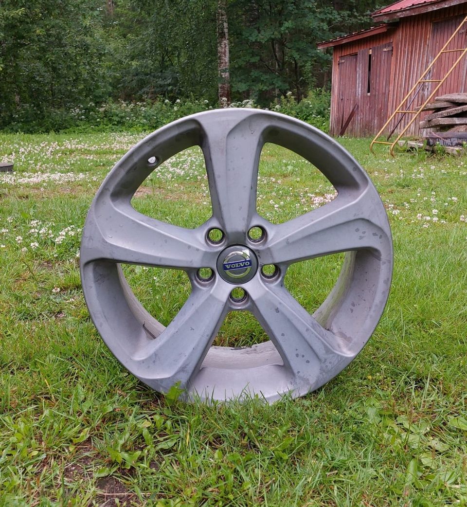 Volvo OEM / 17" 5x108