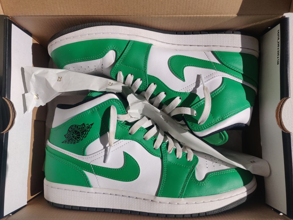 Air jordan 1 MID  'Lucky green'