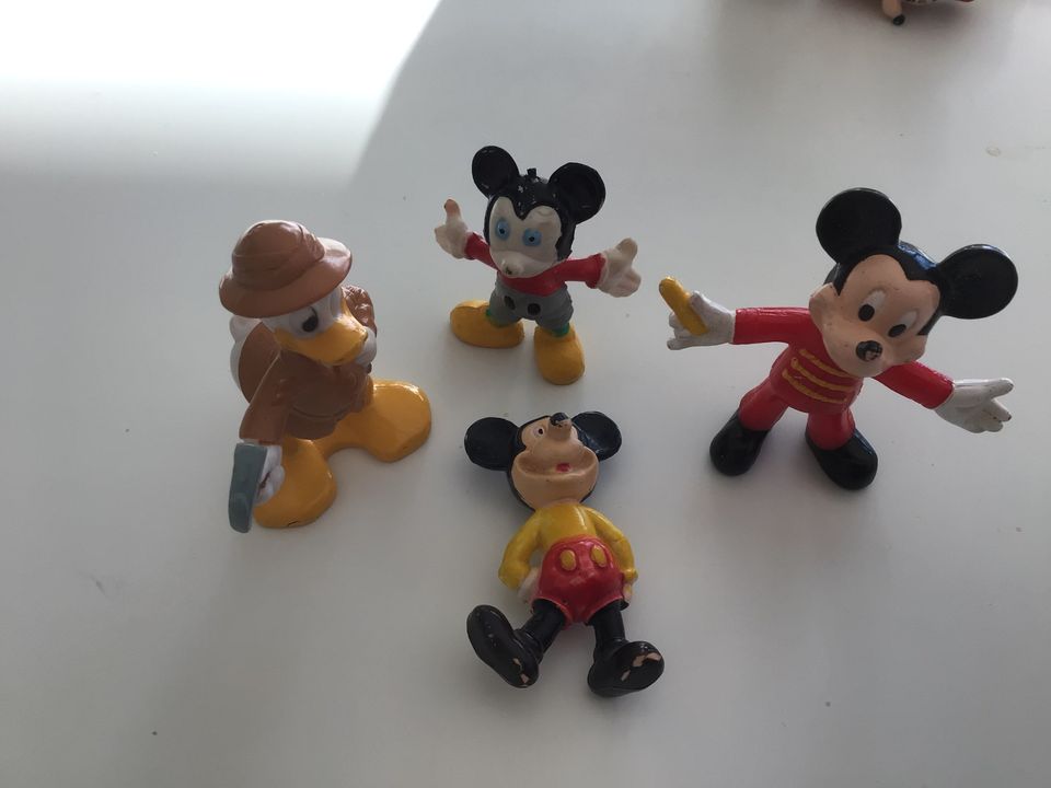 Disney figuureja 4 kpl