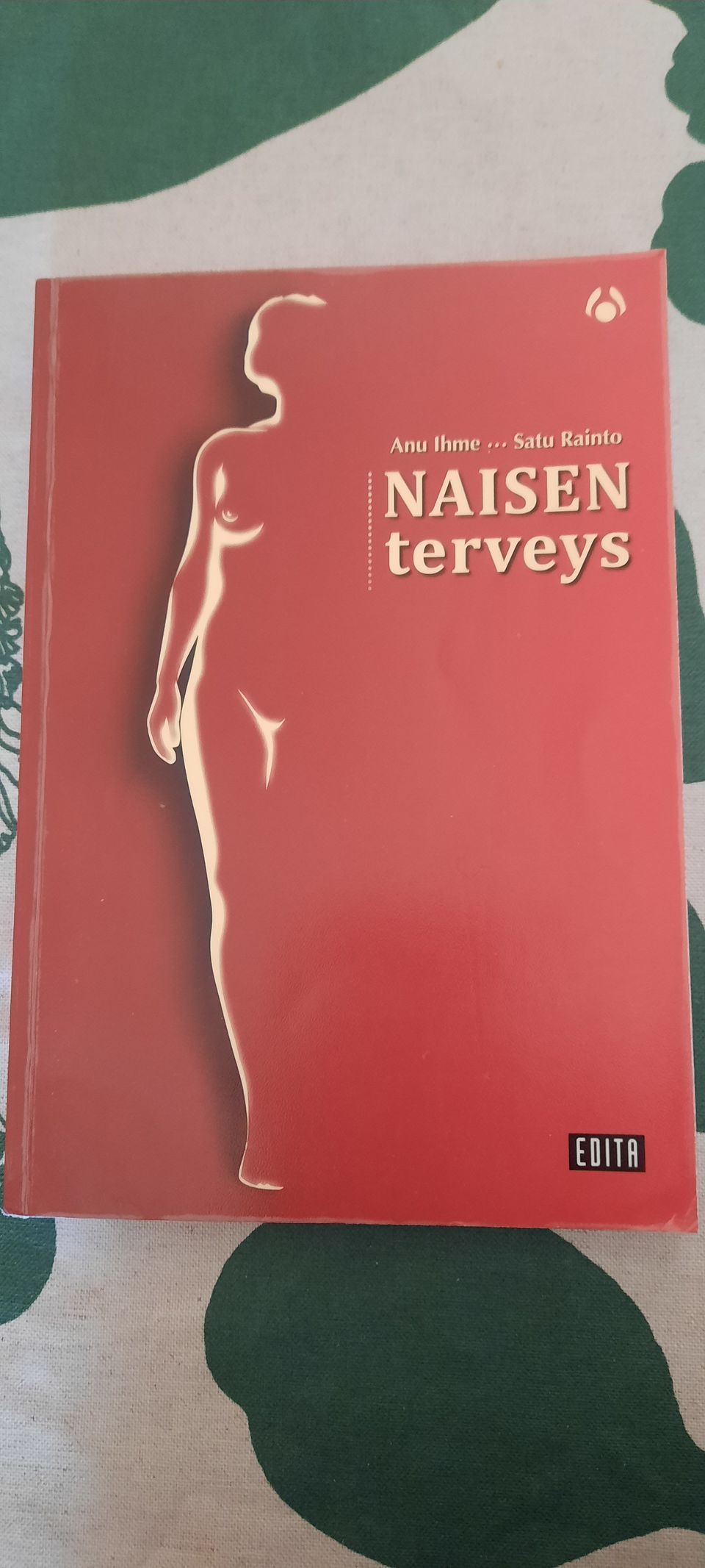 Naisen terveys -oppikirja