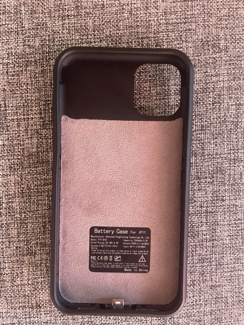 iPhone 11 latauskuori