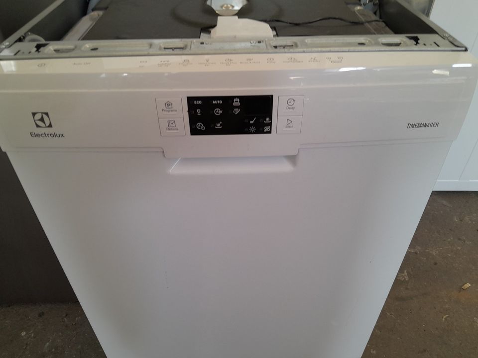 Electrolux normaalikokoinen astianpesukone leveys 60