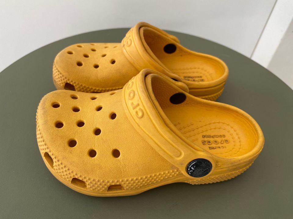 Crocs-sandaalit, koko  C8 (24)