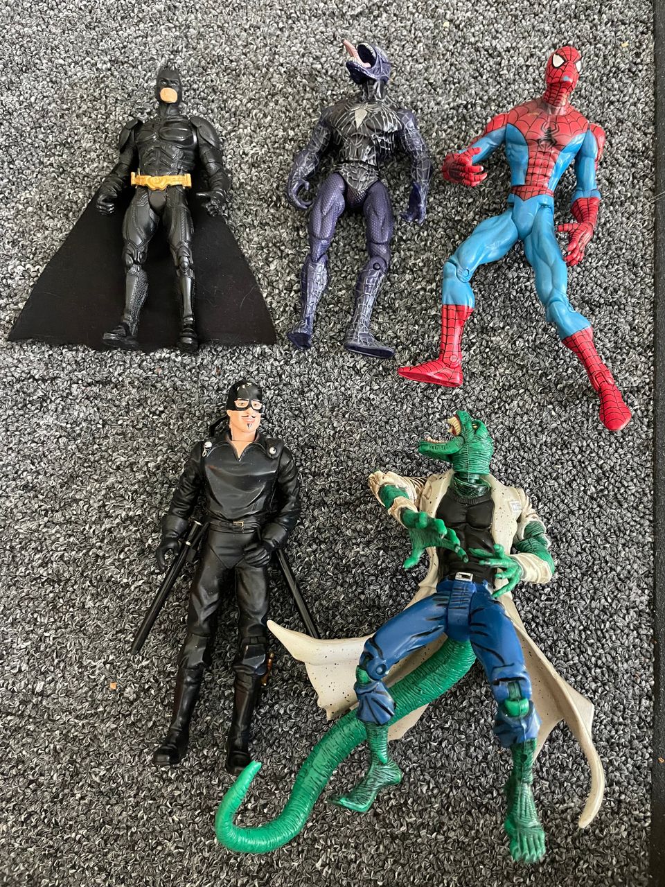 Hämähäkkimies, Batman, Zorro figuureja